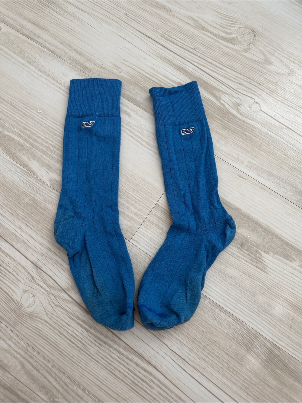 Vineyard Vines Ribbed Crew Socks in Bright Blue with Whale Emblem